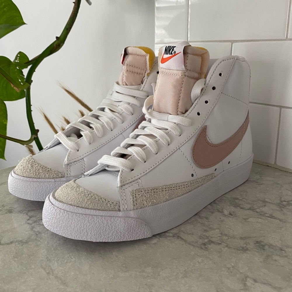 New Blazer Mid Vintage High Top Leather Nikes White with Pink Check Women’s 6.5